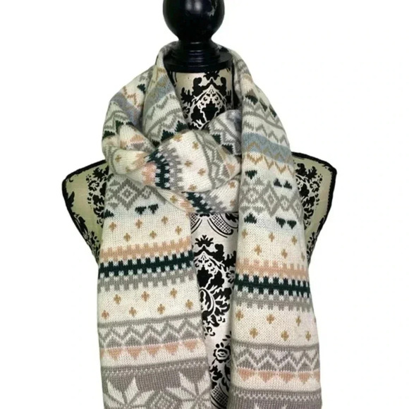 H&M Long Fair Isle Patterned Scarf - Picture 2 of 5